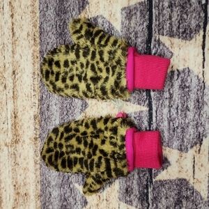 Faux fur mittens